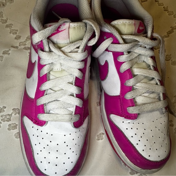 Nike Dunk Low "Laser Fuchsia" sneakers - Picture 7 of 10